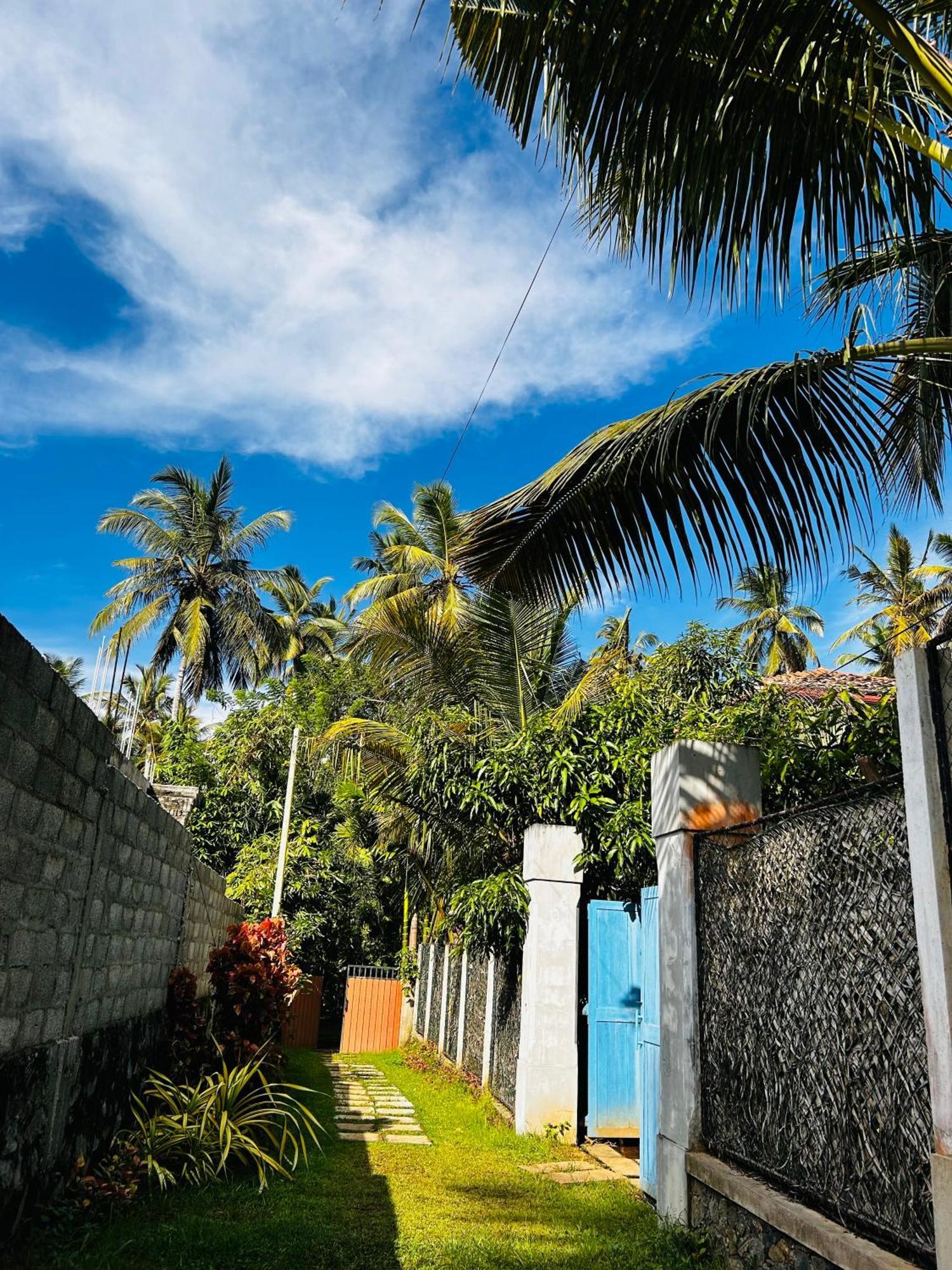 Hotel Shadow Surf Bay Tangalle Exterior foto