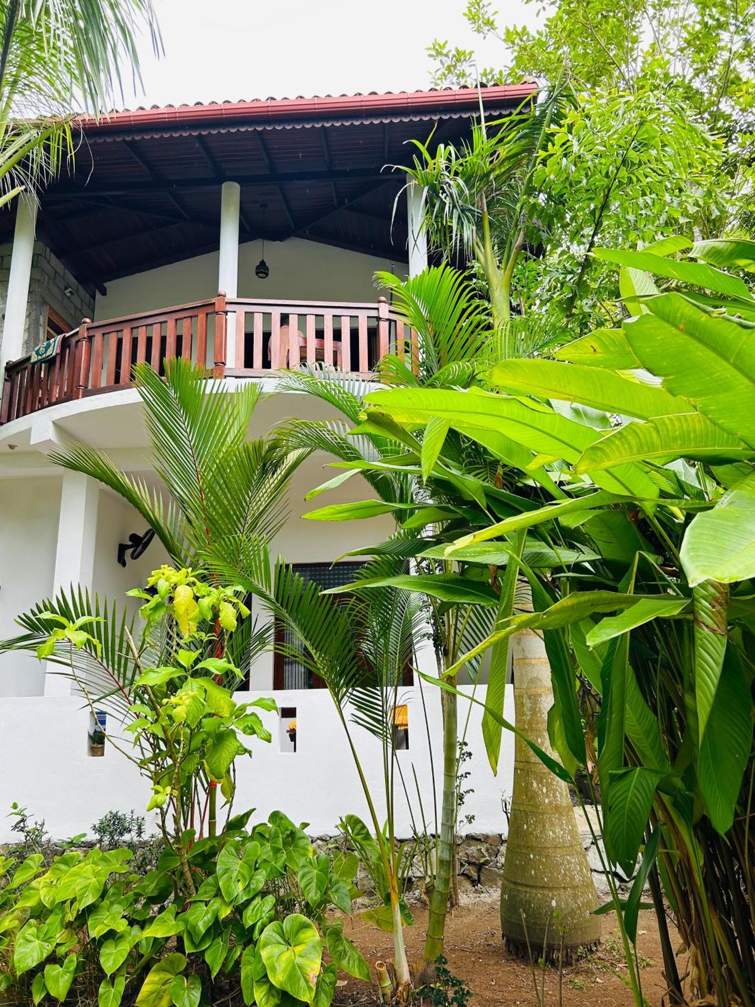 Hotel Shadow Surf Bay Tangalle Exterior foto