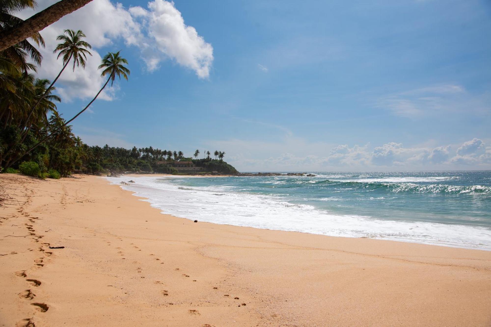 Hotel Shadow Surf Bay Tangalle Exterior foto