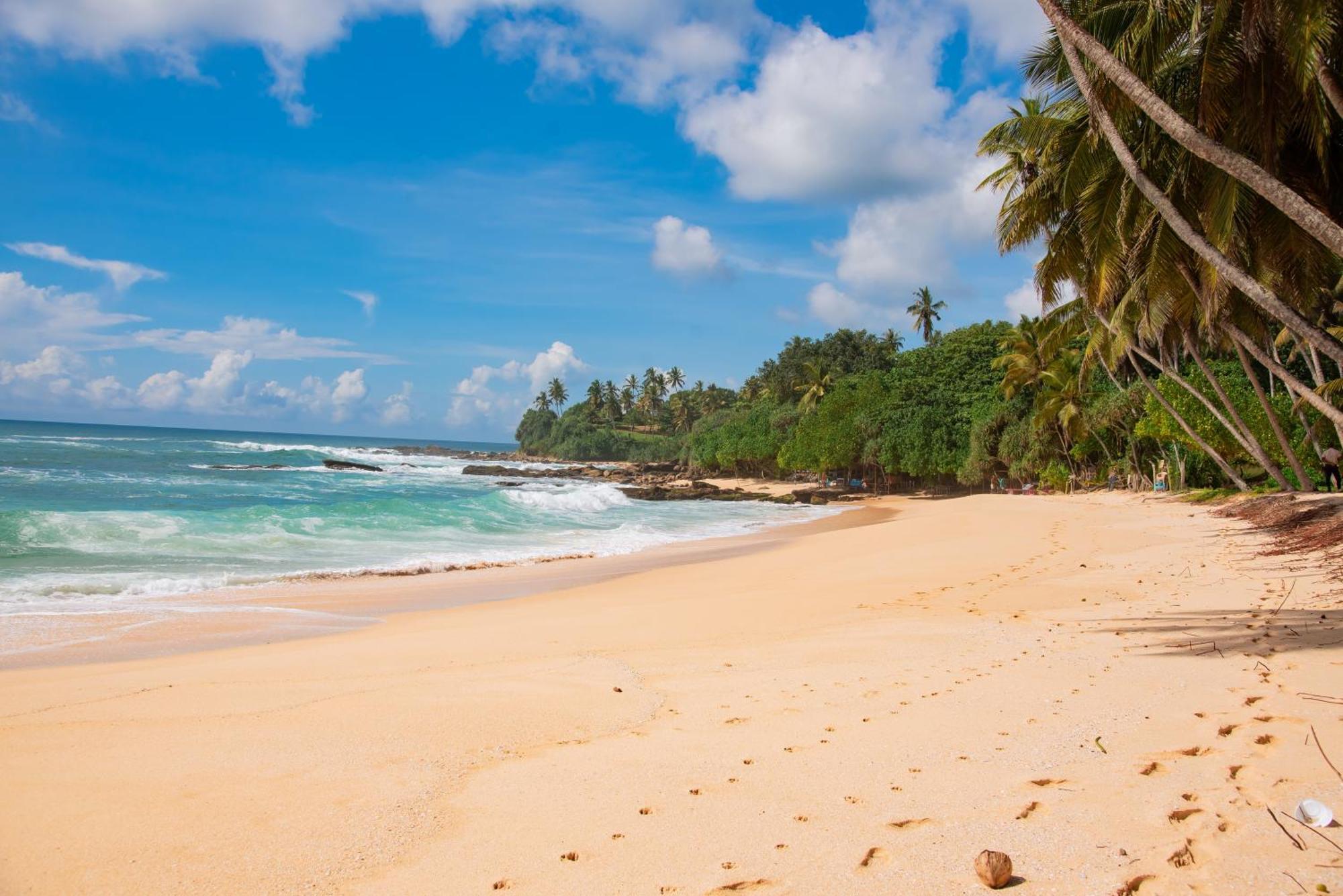 Hotel Shadow Surf Bay Tangalle Exterior foto