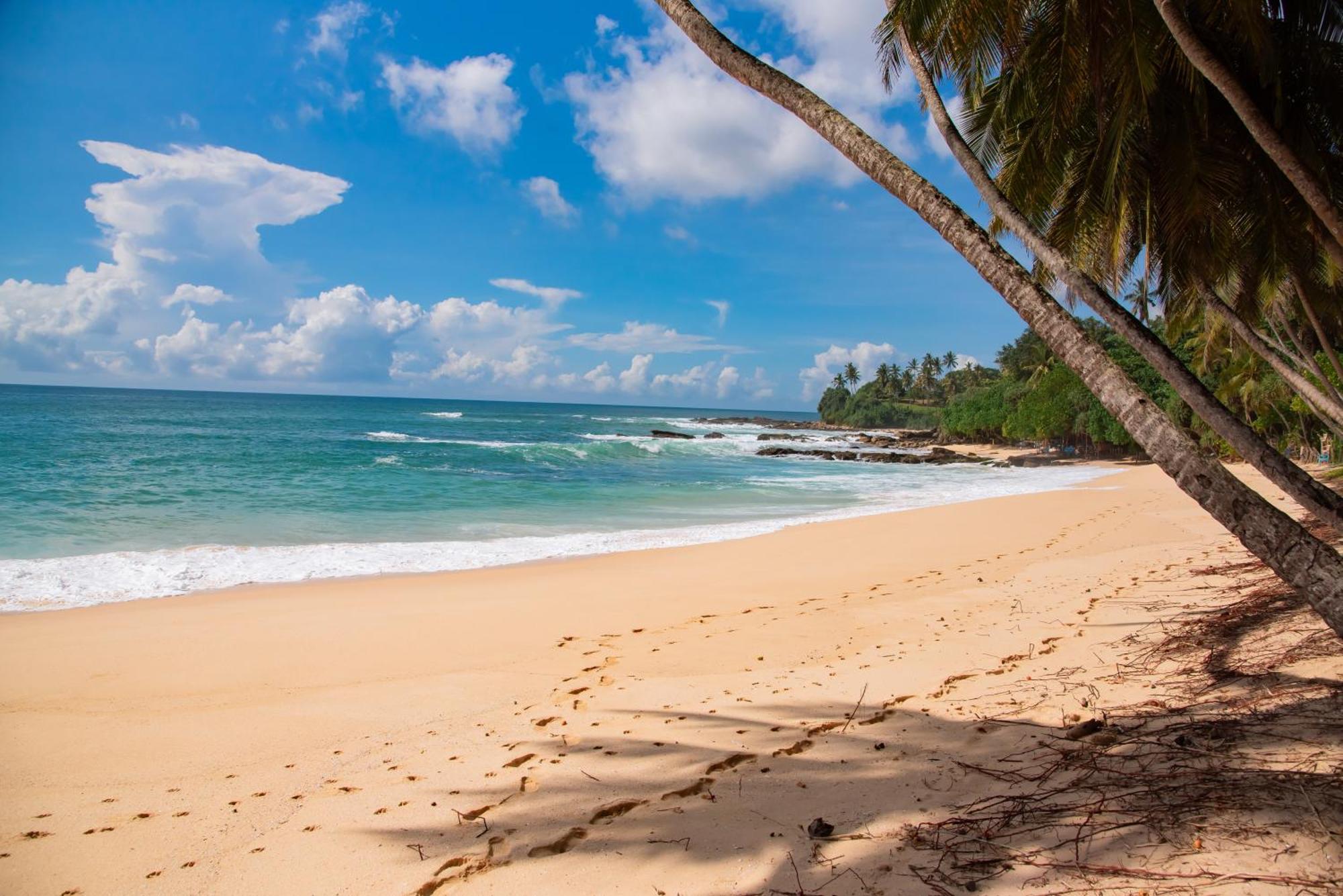 Hotel Shadow Surf Bay Tangalle Exterior foto